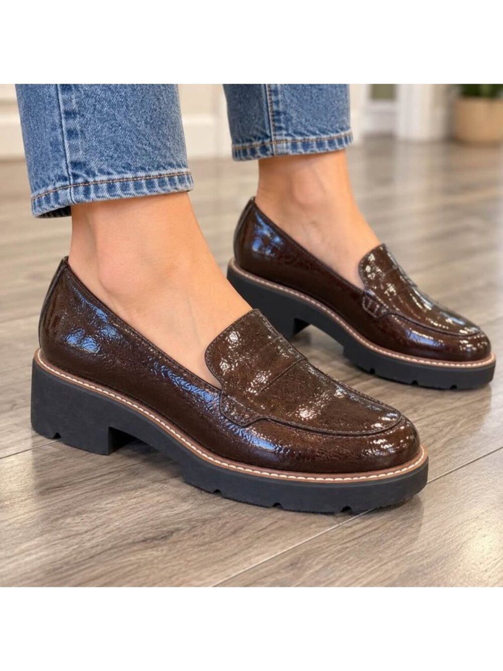 Naturalizer Brown Patent Leather Chunky Lug Sole Loafers Women’s 10W Cabaret